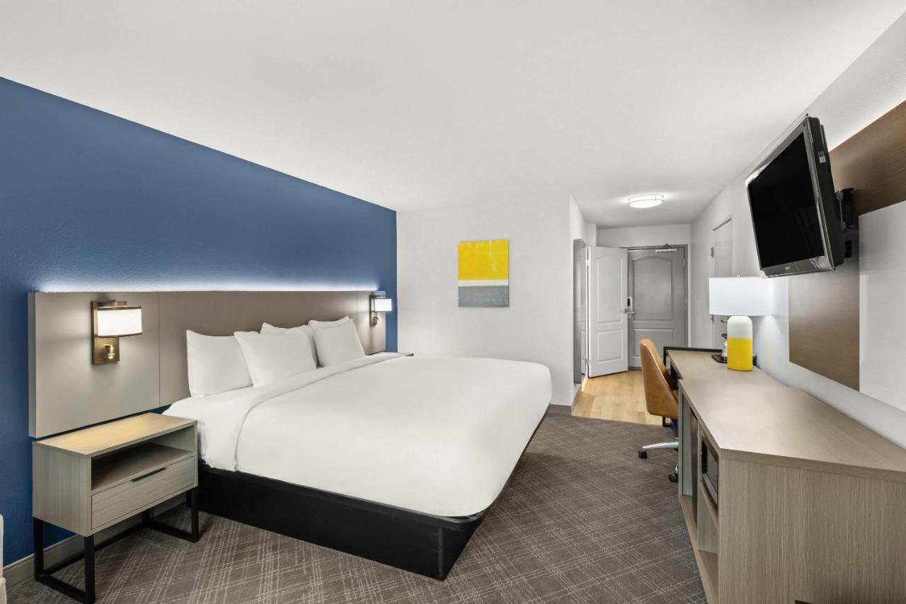 Ashwood Inn & Suites — photo 16