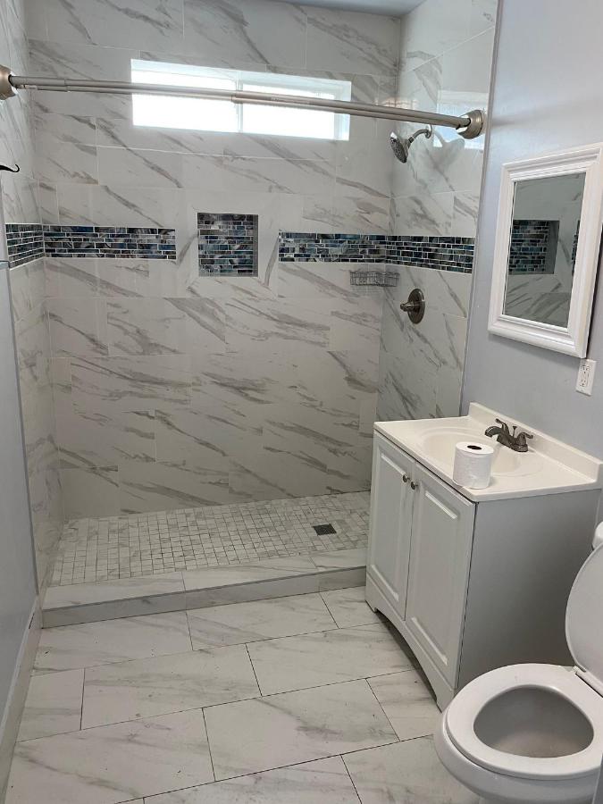 Hollywood Homes of Love - 3