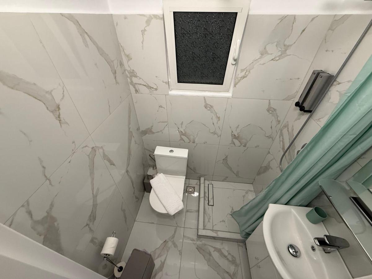 Athens Host - Harmony - 3