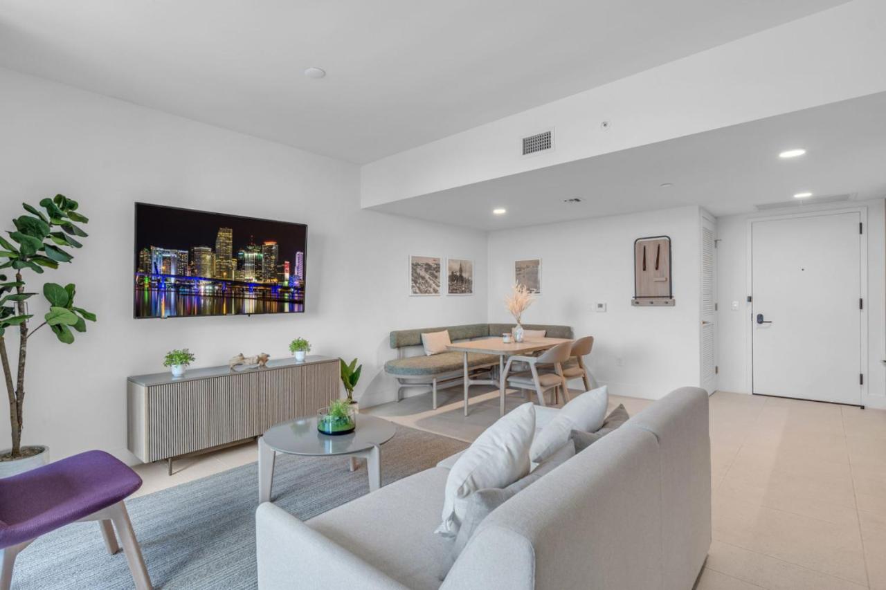 Experience Miami Vibes in the Heart of Downtown - 4