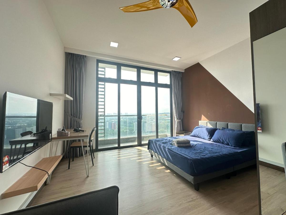 Green haven Studio unit with balcony and WiFi Netflix - 5