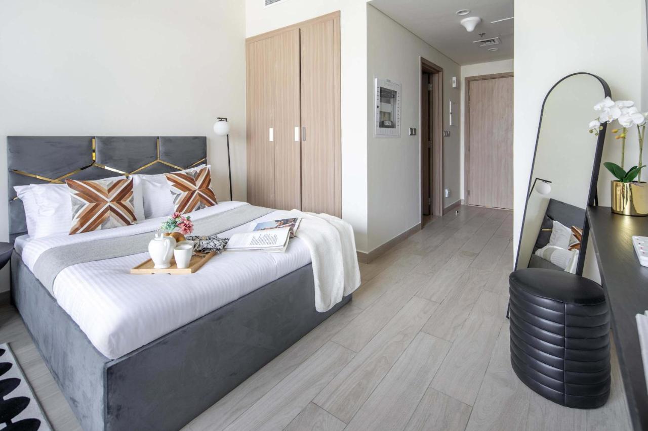 Frank Porter - Azizi Riviera 36 - 5