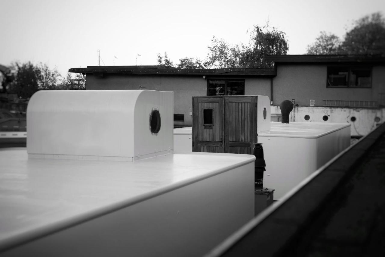 Houseboat-Amsterdam-Classic - 4