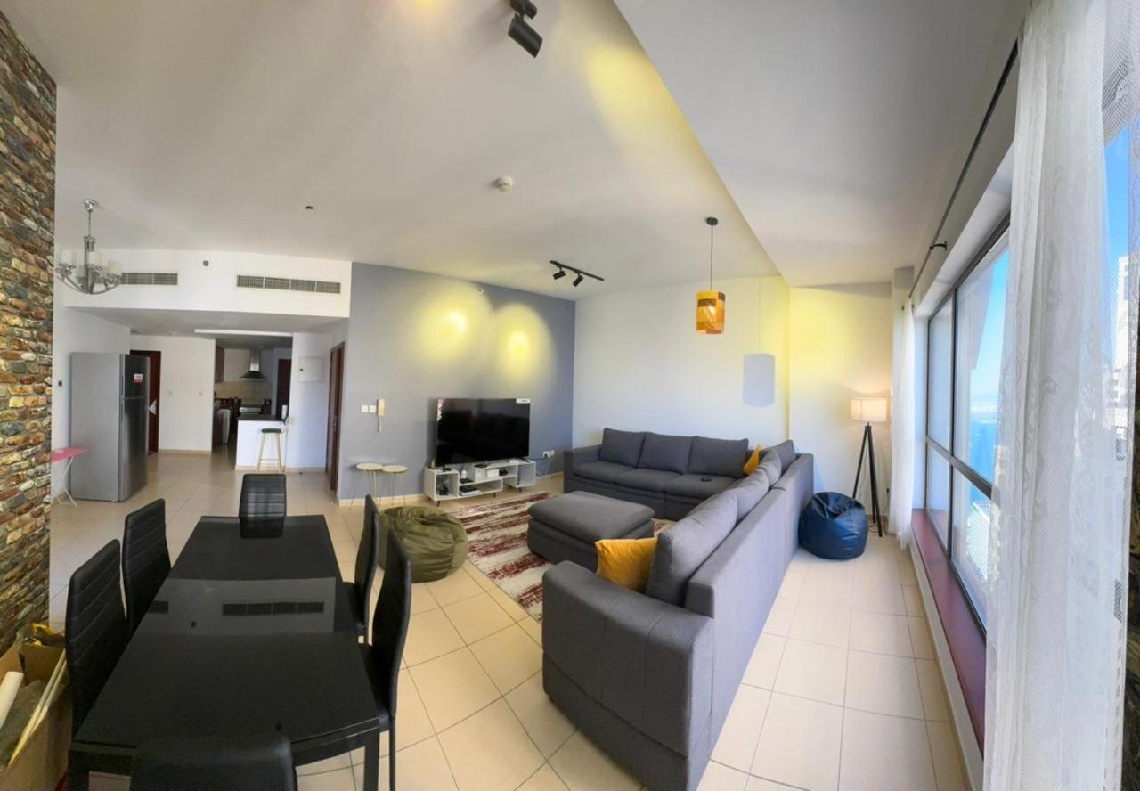 50 Shades of stay - 4