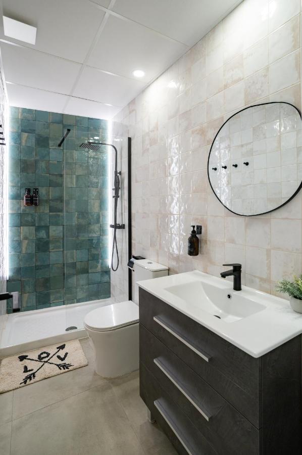 Nomad Malaga - Airport I - 3