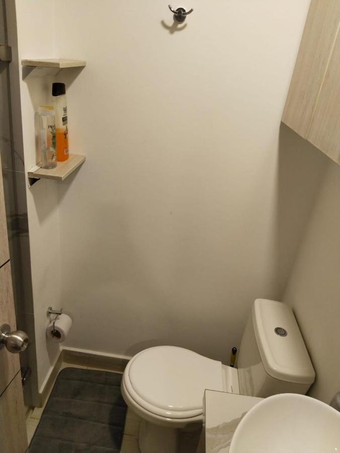 Aparta Suite 1618 - 5