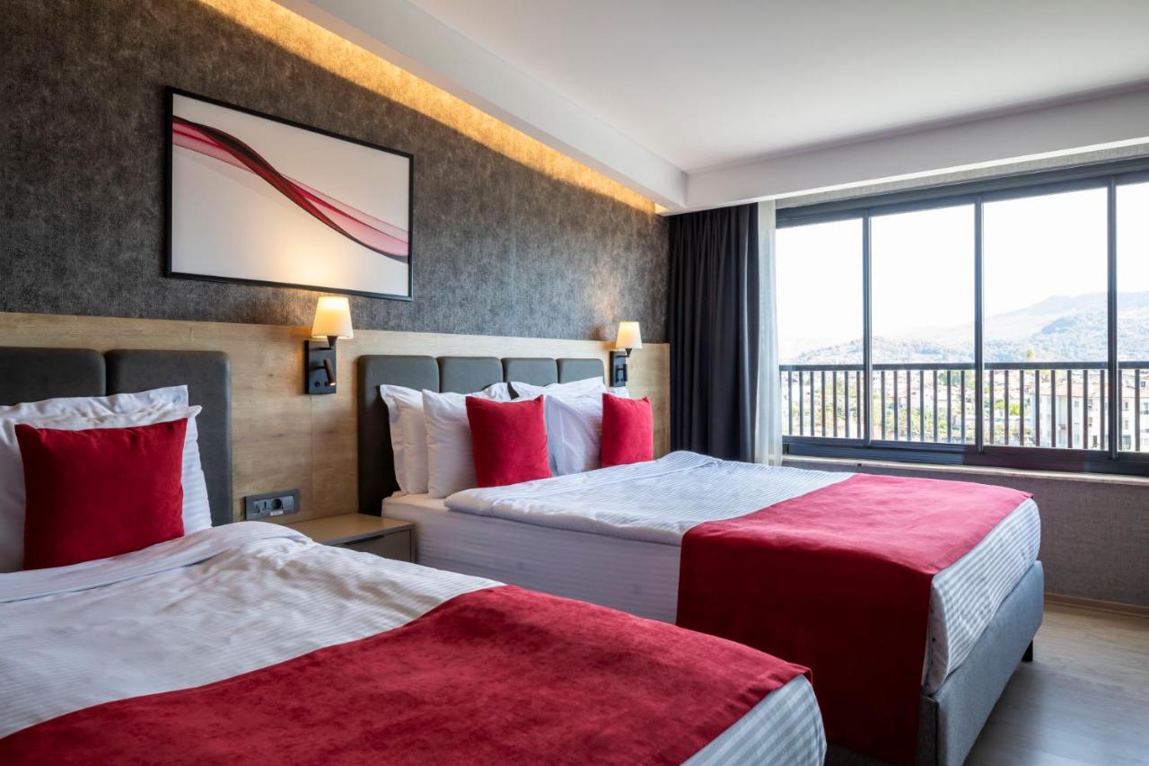 Standard Room with Balcony and Twin Bed - Land Side
