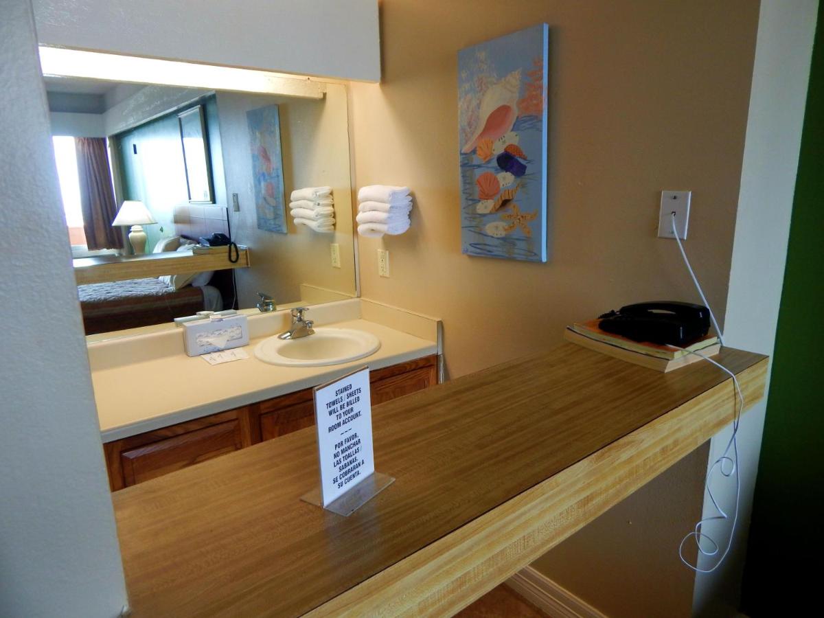 Padre South Hotel On The Beach — photo 3