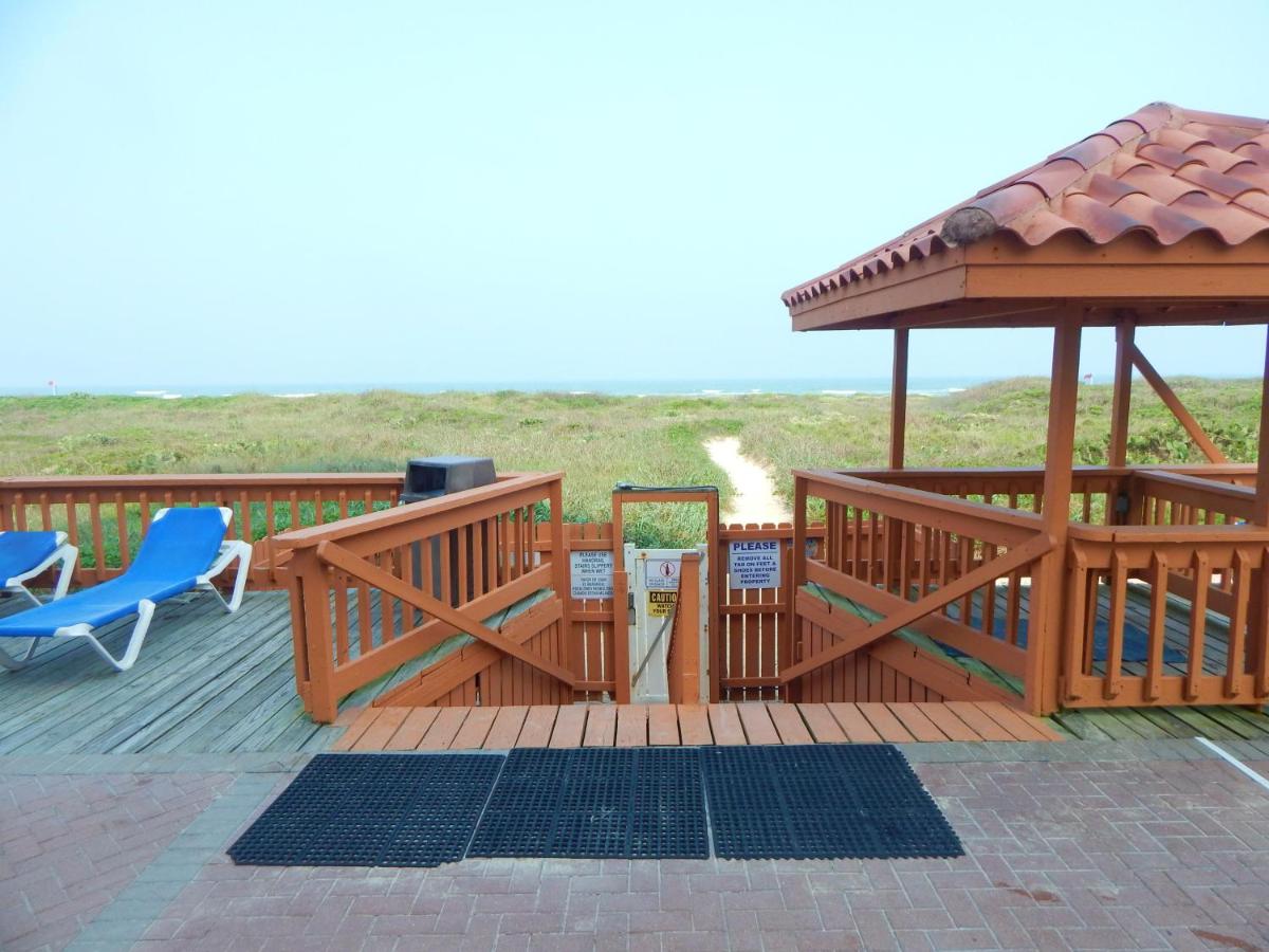 Padre South Hotel On The Beach — photo 16