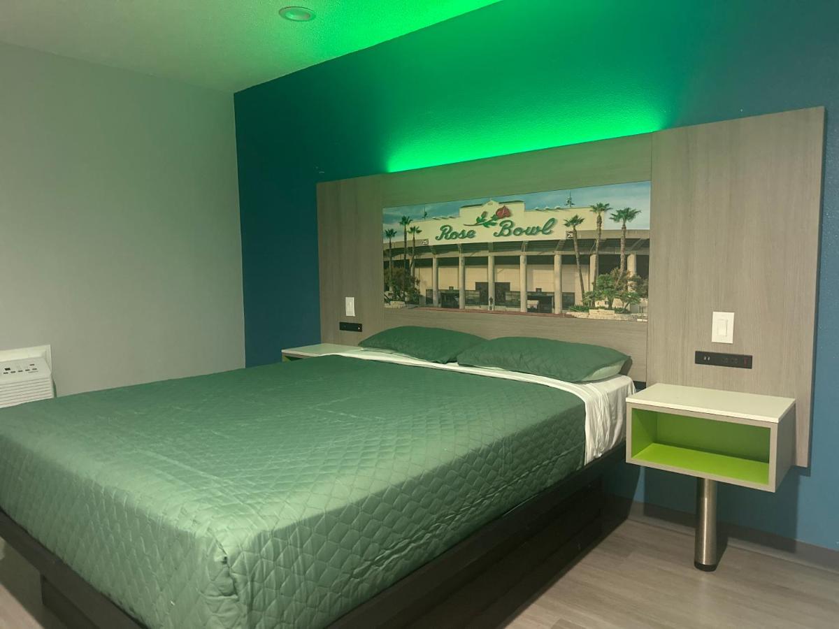 Hiway Host Motel — photo 2