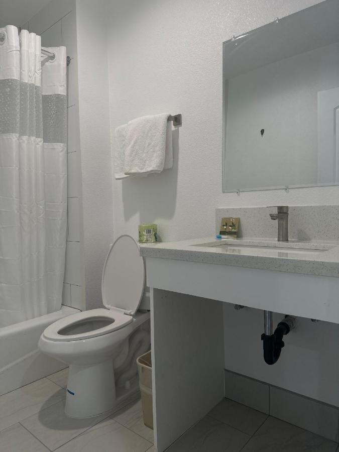 Hiway Host Motel — photo 8