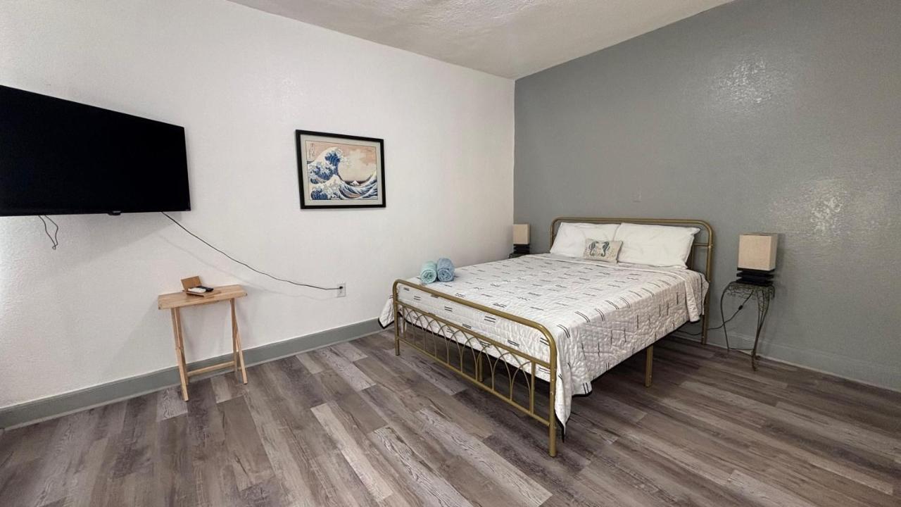 Noemi's Studio Suite Steps To Marlins Stadium At Little Havana - 2