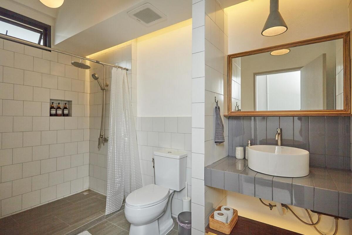 Spacious duplex 2 BR apartment max 6 guests - 3 min walk to BTS Nana - 3