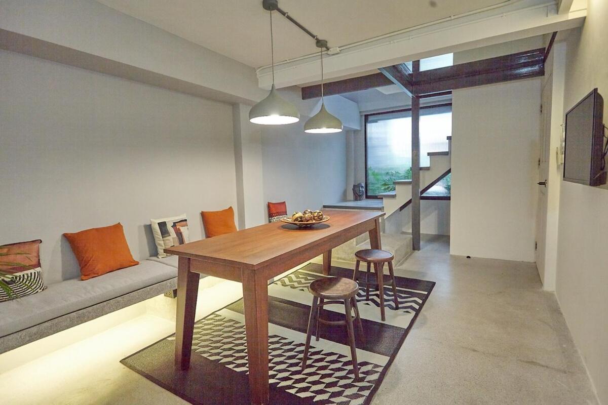 Stylish duplex 2 BR apartment - 3 mins walk to BTS Nana