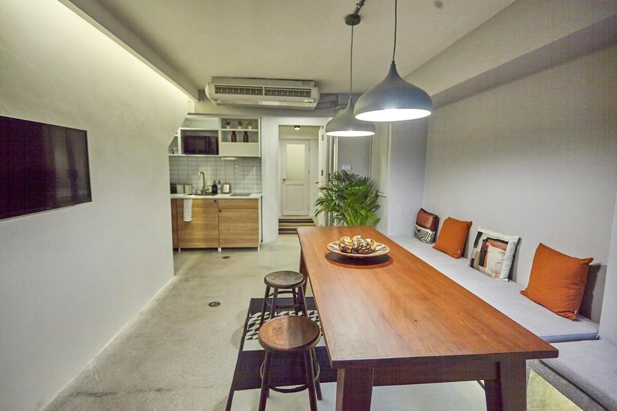 Stylish duplex 2 BR apartment - 3 mins walk to BTS Nana - 3
