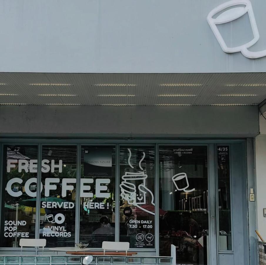 Stylish duplex 2 BR apartment - 3 mins walk to BTS Nana - 4