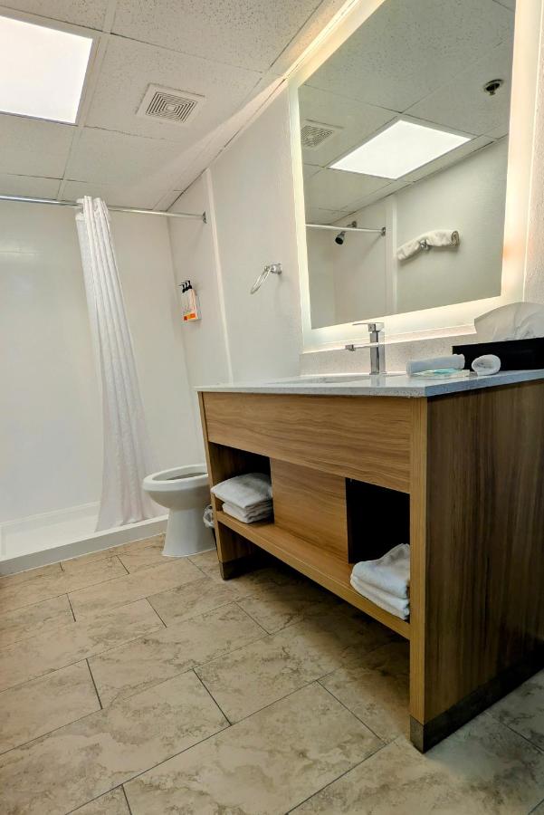 Waterfront Inn PHL Airport — photo 3