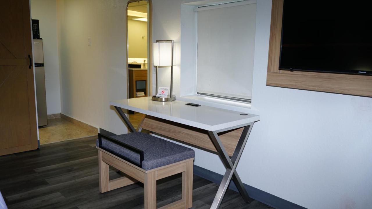 Waterfront Inn PHL Airport — photo 4