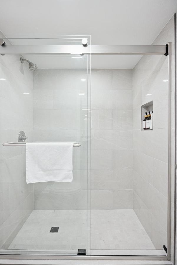 456 Embarcadero Inn & Suites — photo 8
