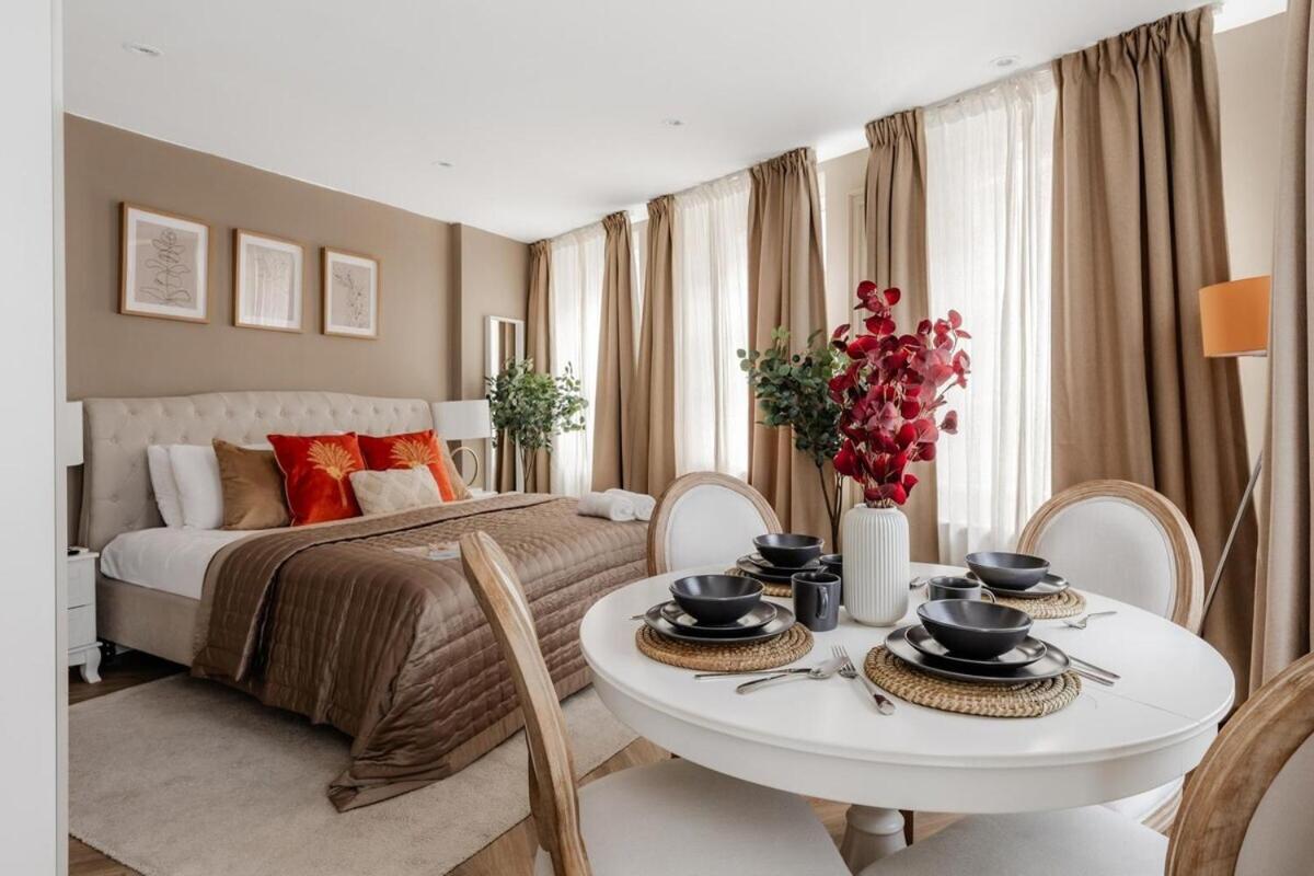 Regents Street's Superb Studios!