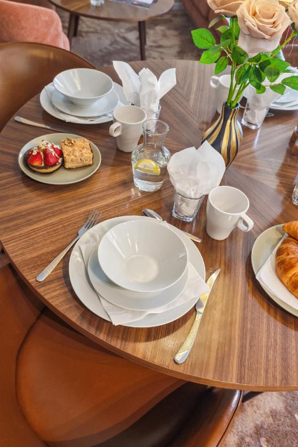 Top Location - Steps From Tivoli & Nyhavn - 4