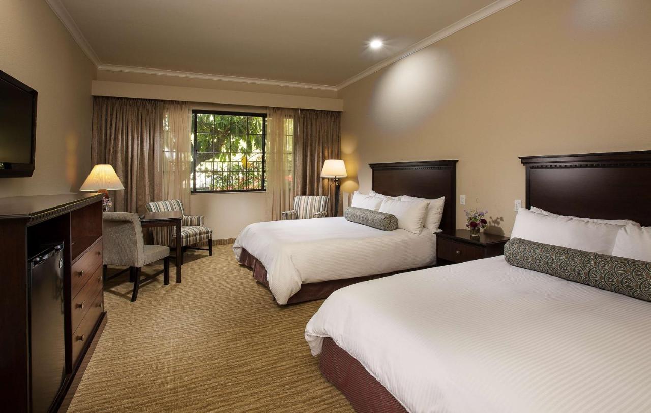 Coast Burbank Hotel — photo 14