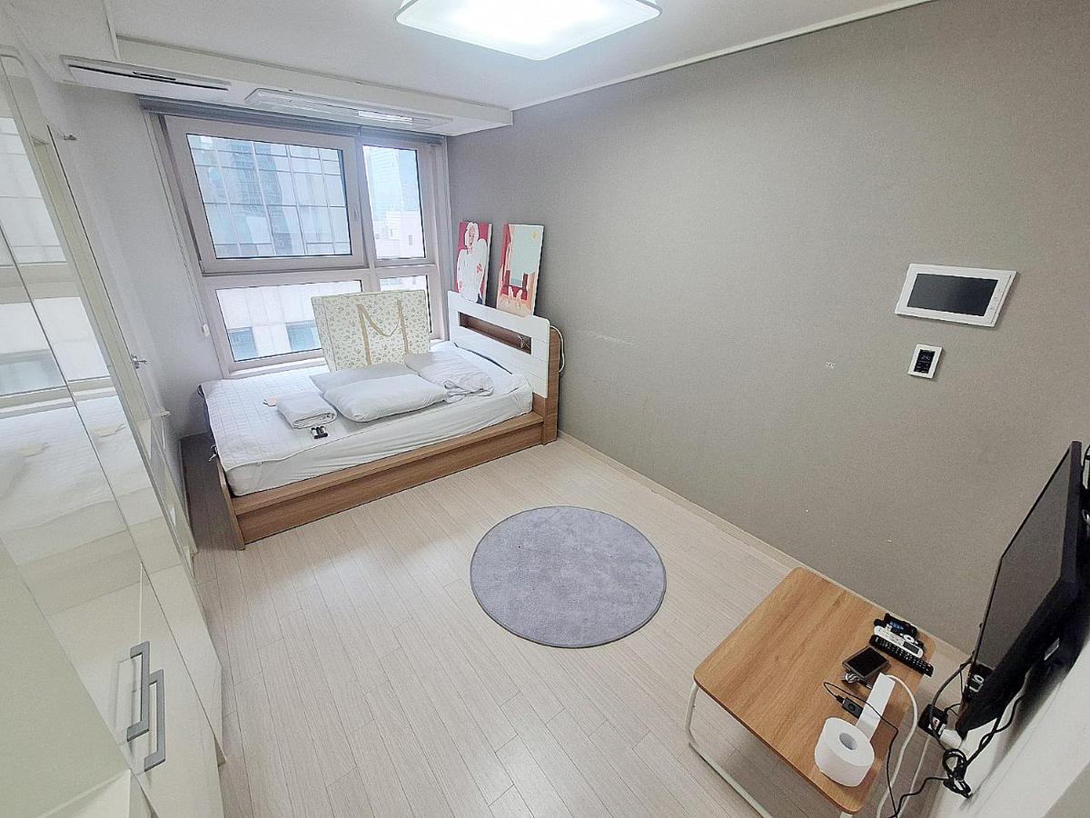 3217#Gangnam Urban Vogue Suites #Top-rated Unit # All-New Furniture & Peaceful Vibe# Sinnonhyeon 1min - 4