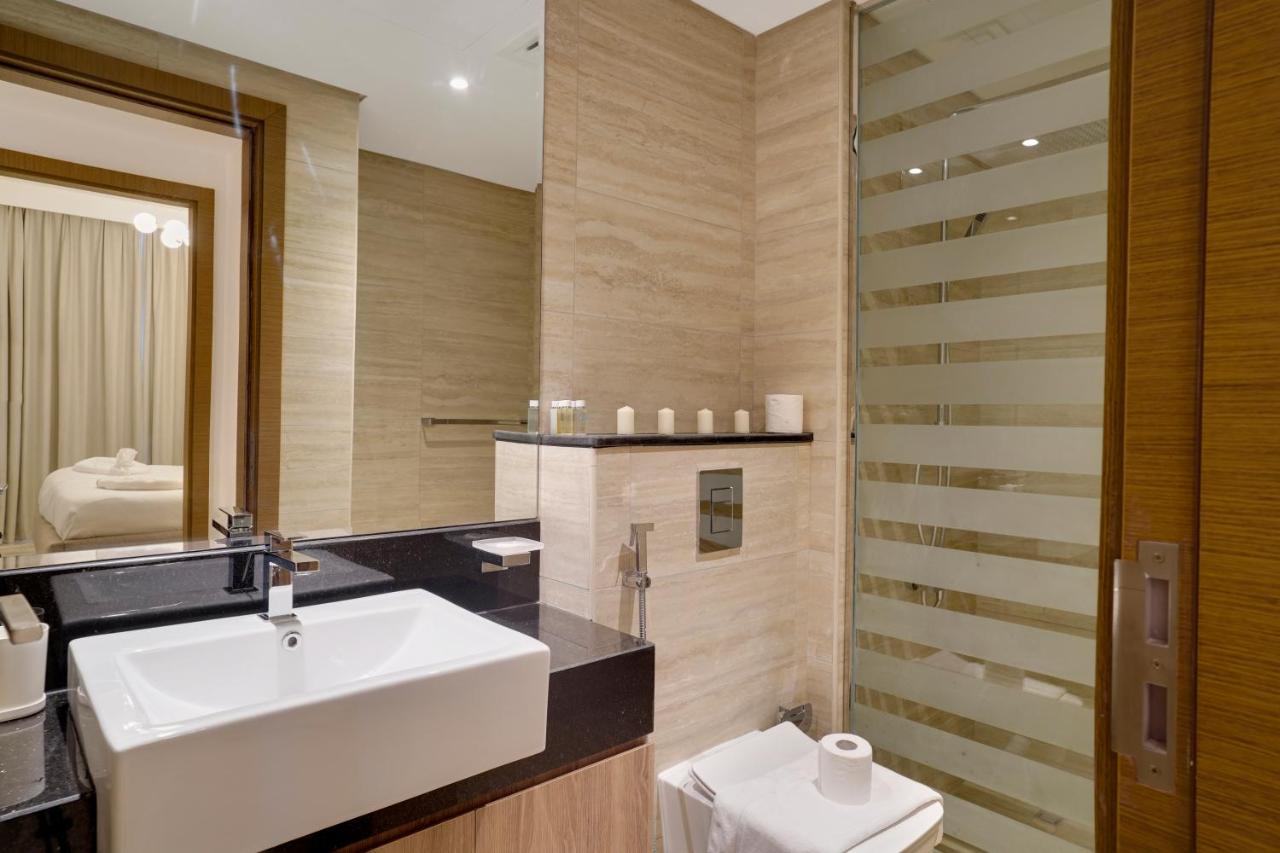 26- Apartment in Business Bay Dubai with Balcony & Pool - 3