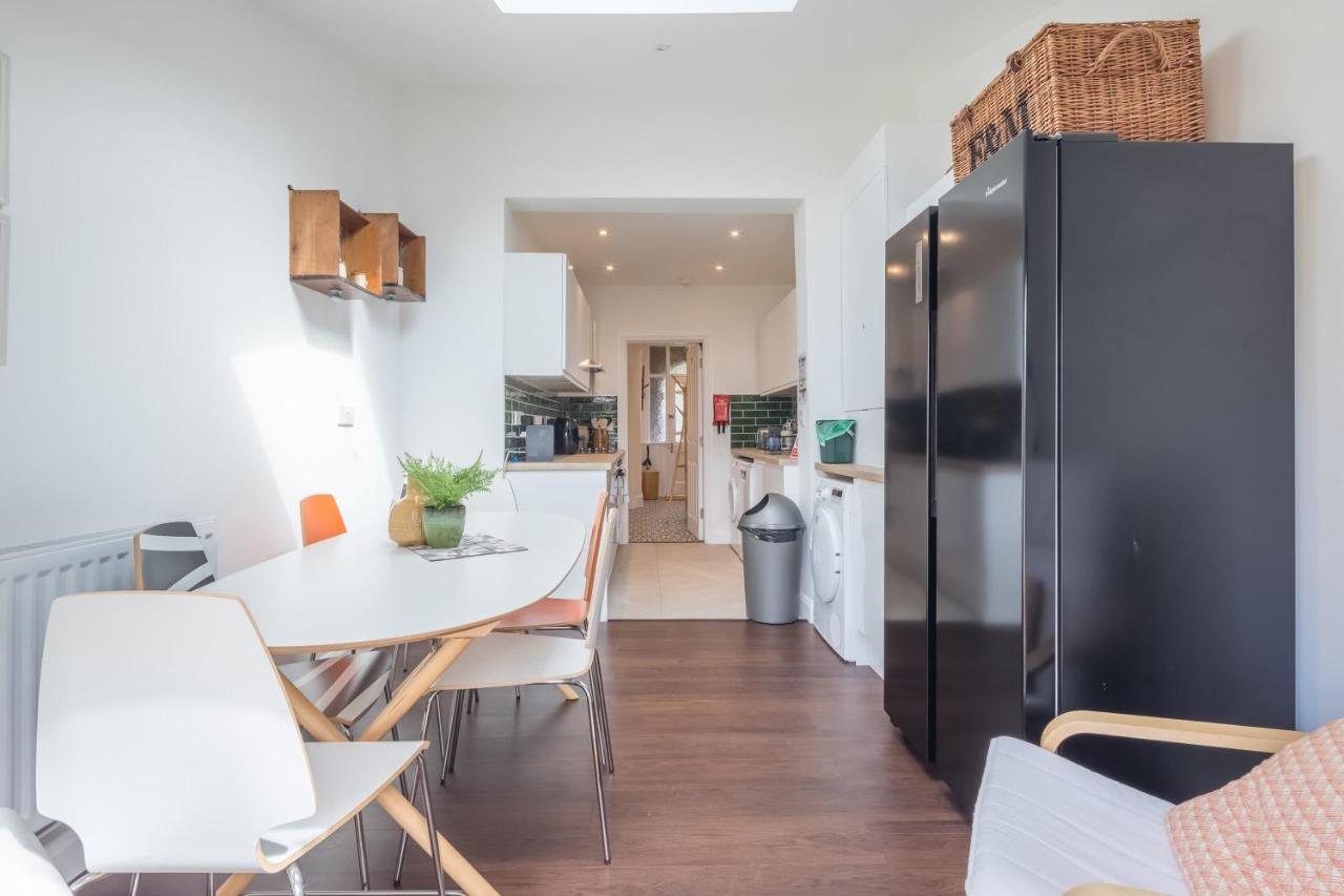 Modern 4-Bedroom Detached Home in Central Cambridge with Parking - 3