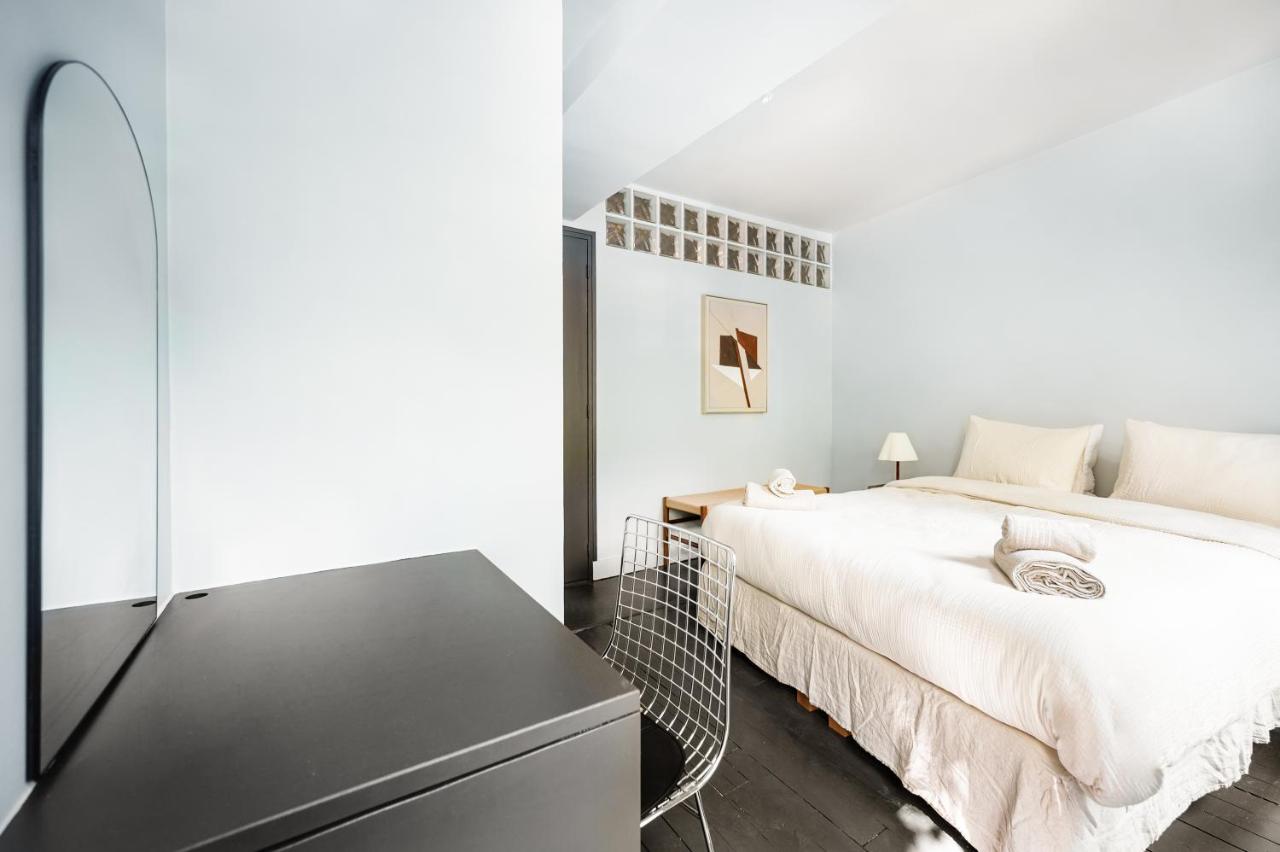 Elegant Parisian apartment, Place des Vosges - 2