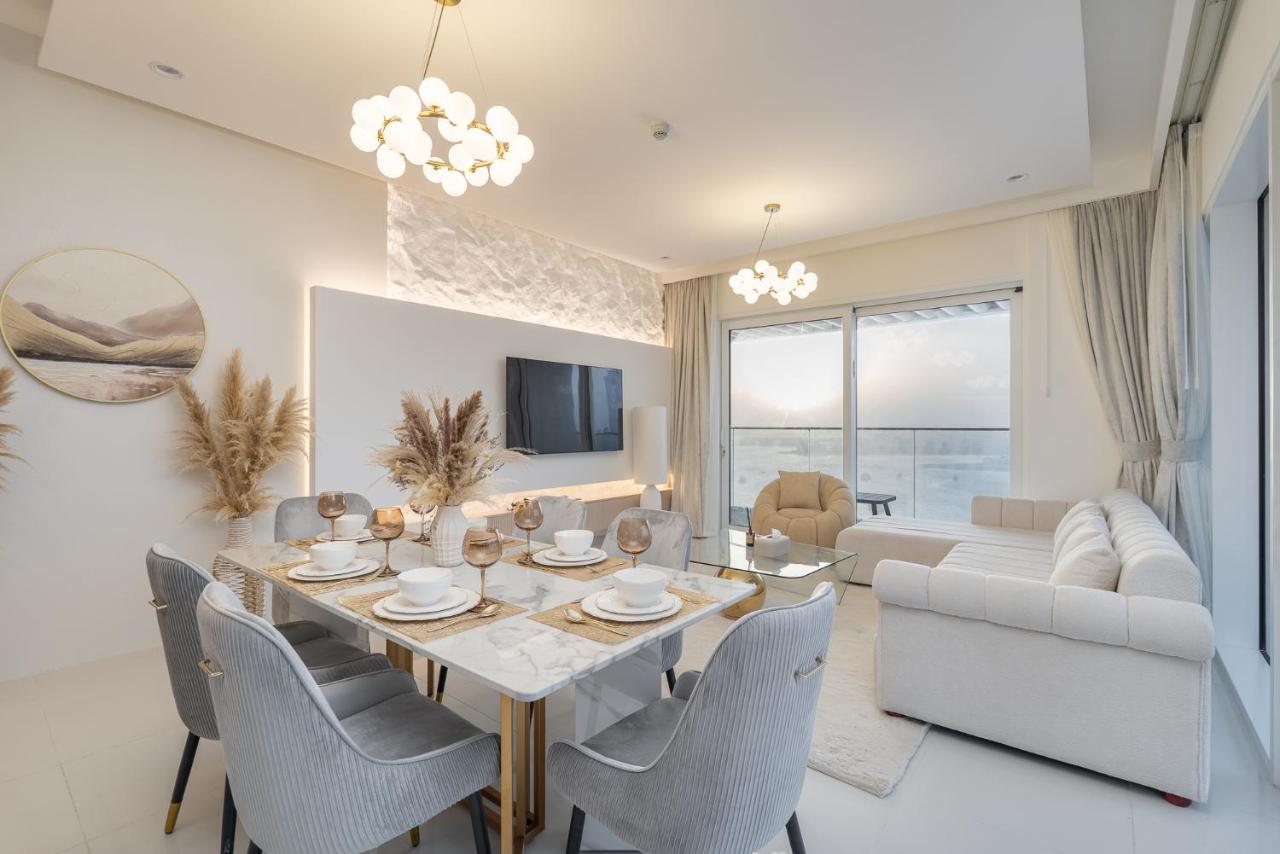 Skyline Serenity Holiday Home I Grand Bleu I Private Beach I Palm Jumeirah, Sea & Sky Views I Infinity Pool I PS5 - 5