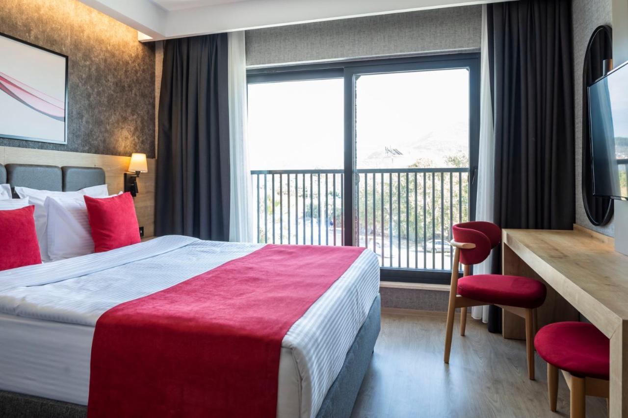 Standard Room with Land Side