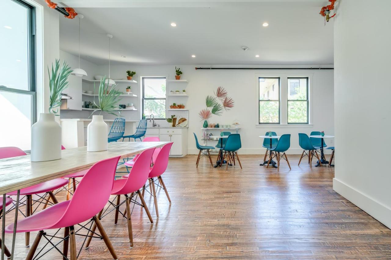 7 Private Suites Sleeps 25 Walkable to SXSW - 2