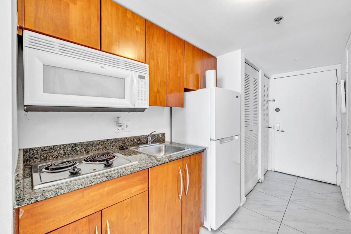 Central Unit in Heart of Brickell - 4