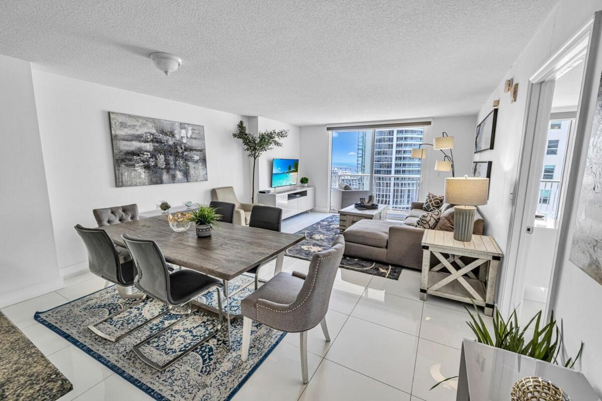 Spacious 1 Bed 1 BTH Brickell Ocean View