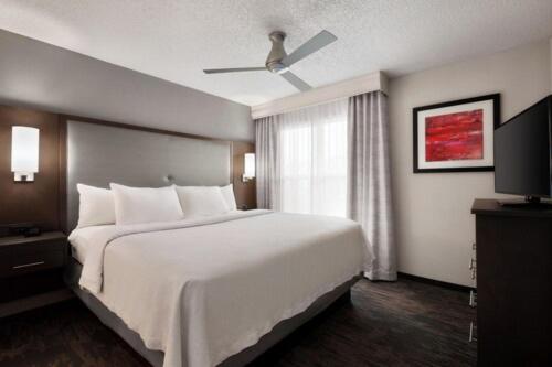 Addison Suites Hotel — photo 9