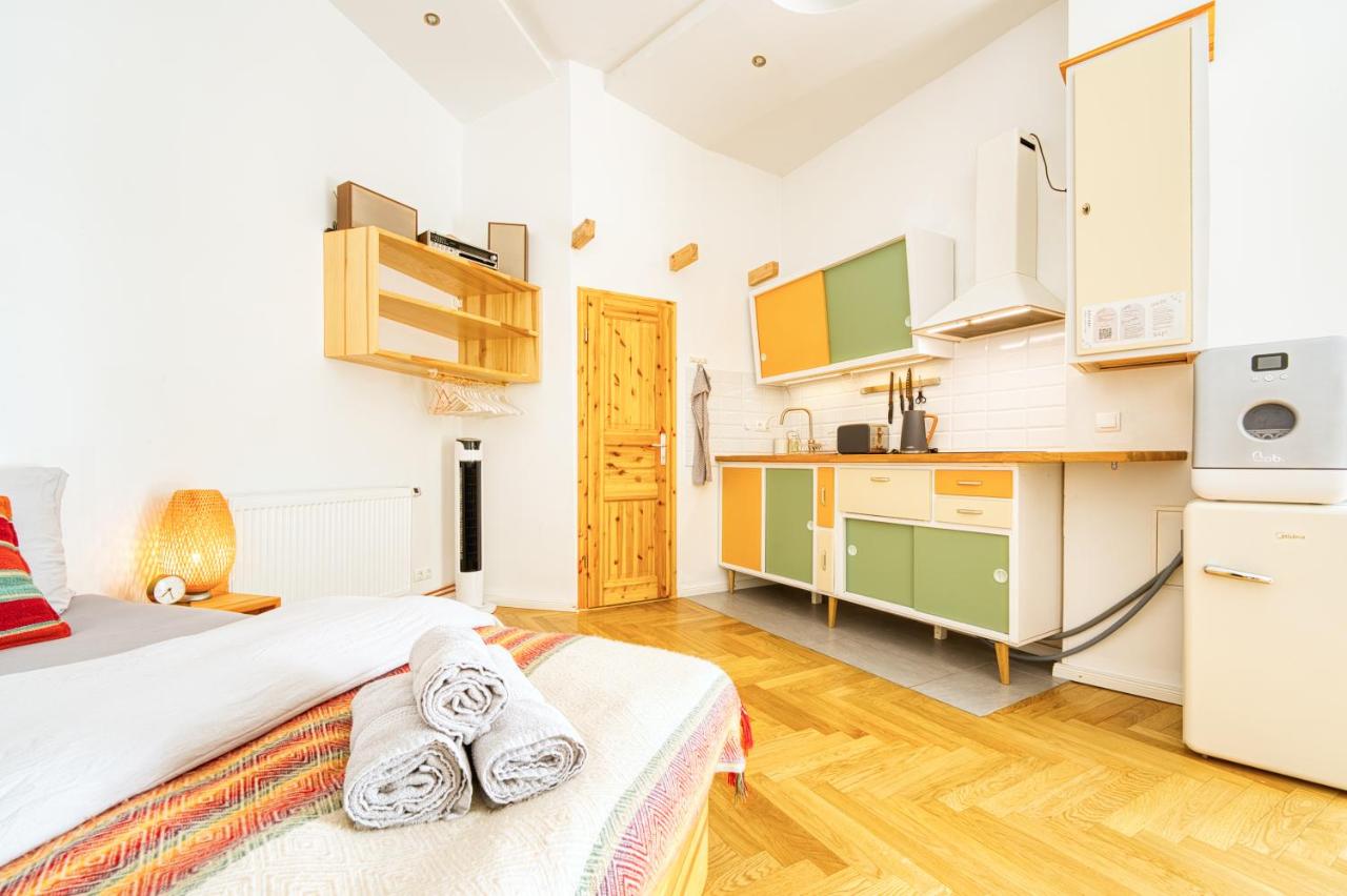 Cozy designer apartment in Friedrichshain