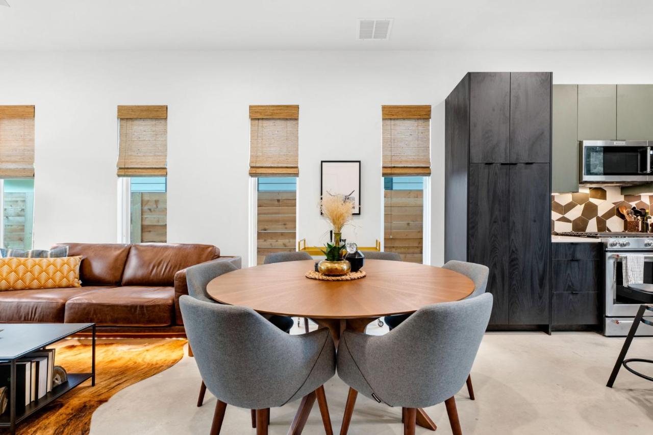 Stylish 2 bedroom Retreat in South Austin - 2