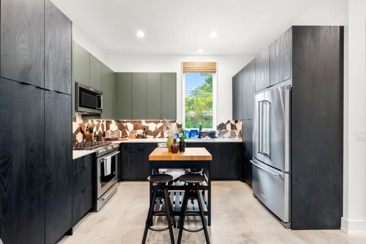 Stylish 2 bedroom Retreat in South Austin - 3