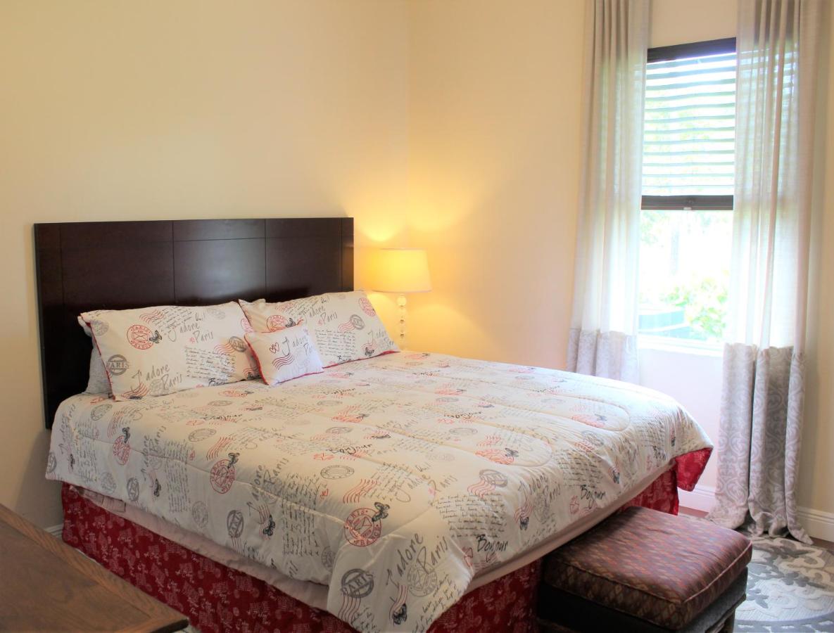Royal Palms Motel — photo 11