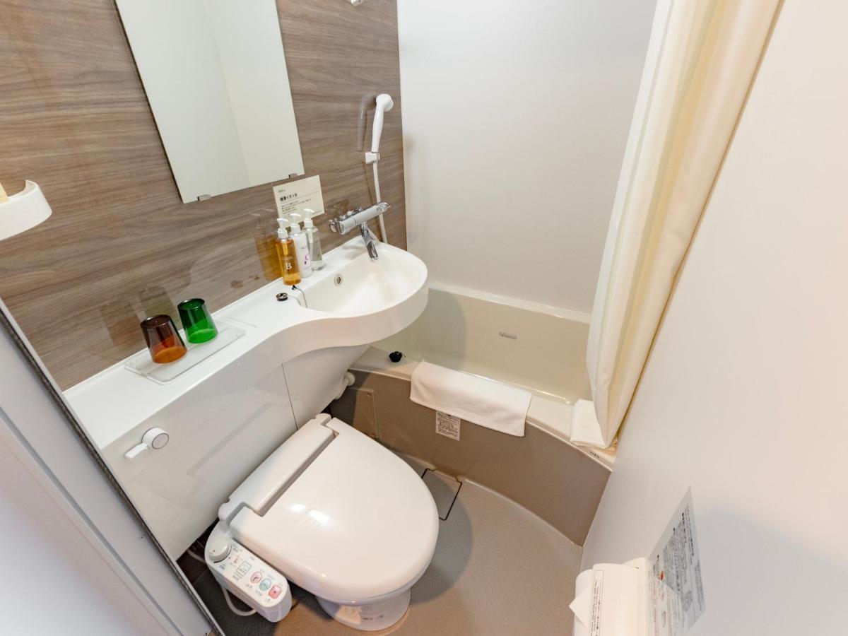 SUPER HOTEL Ikebukuro West Natural Hot Spring - 4