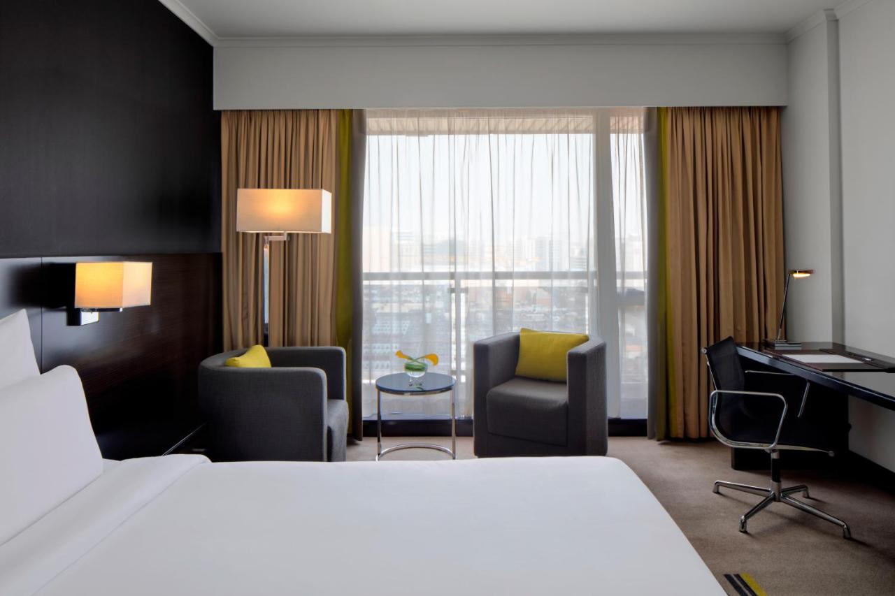 Pullman Dubai Creek City Centre photo
