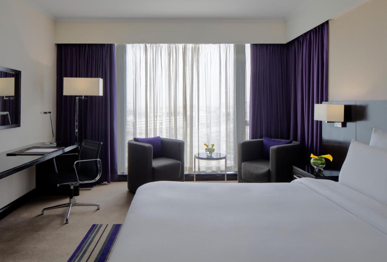 Pullman Dubai Creek City Centre photo