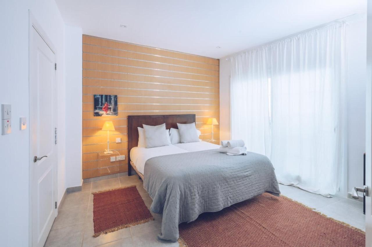 Perfectly Located luxury 2BR Prime Location