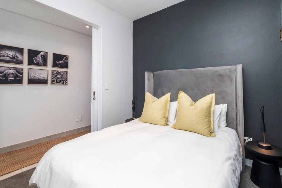 Stylish City Retreat - 2