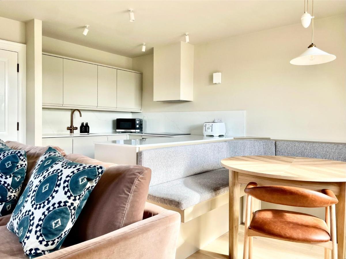 Cumberland Suites - Apartment 4 with Balcony - 4