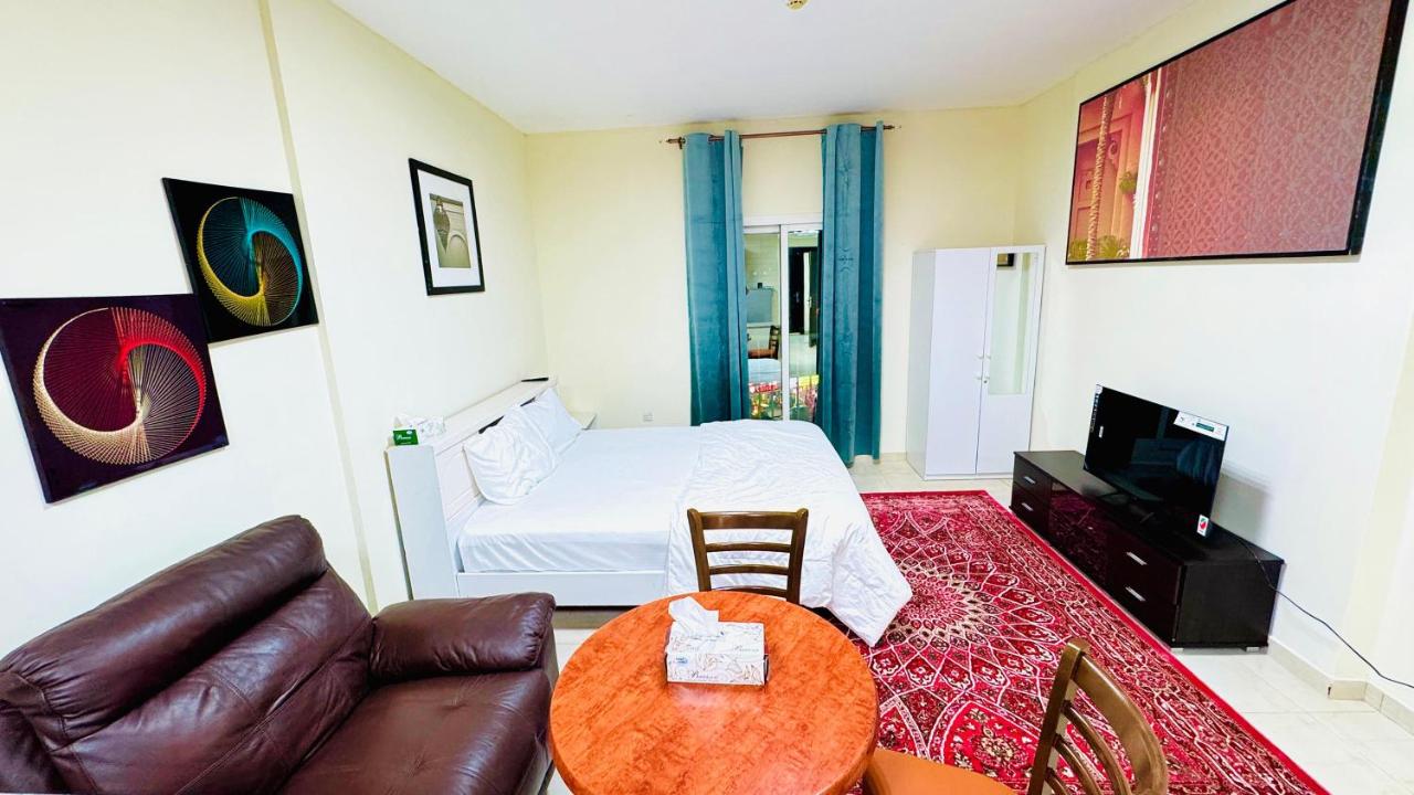 Immaculate 1BHK Charming Central - 5