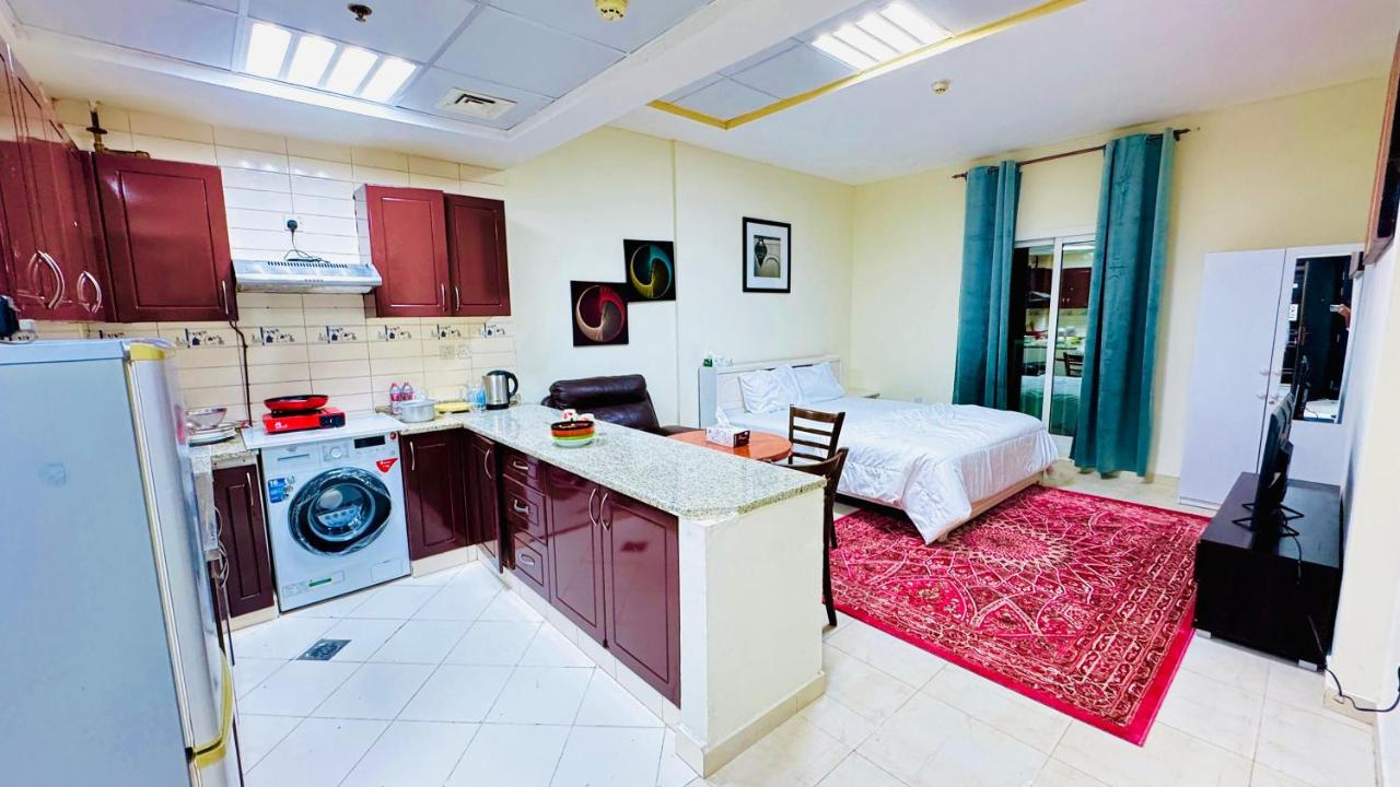 Immaculate 1BHK Charming Central - 4