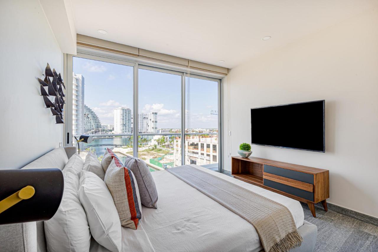 Oceanview 3 BR condo, rooftop pool&jacuzzi, beach! - 2