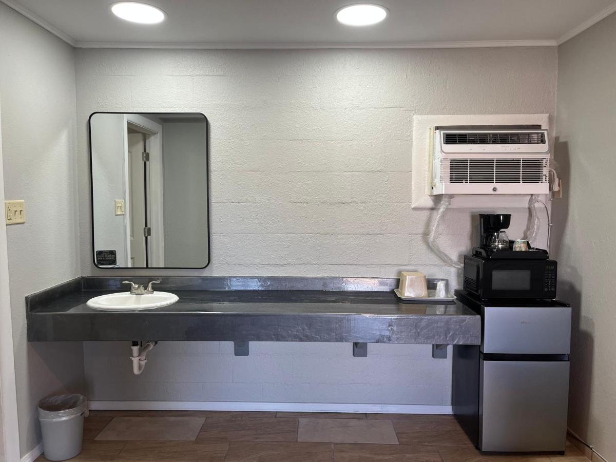 Budget Inn — photo 3